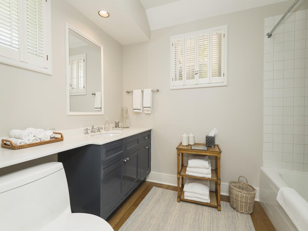 Waterfront Edgartown 115161 6 bedrooms, 5 baths