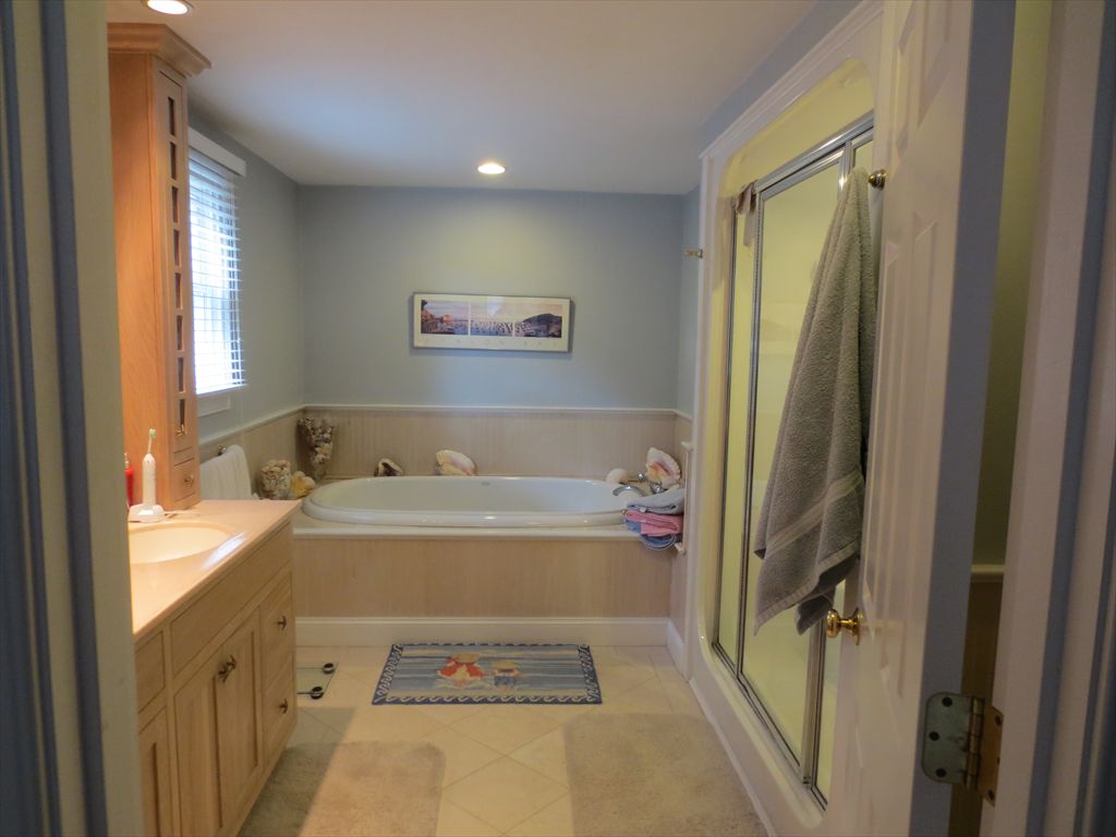 38 Edgewater Drive East, East Falmouth, MA Directions, maps, photos