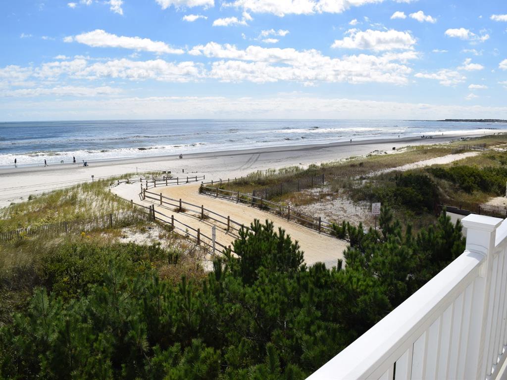 7415 Pleasure Avenue., Sea Isle City (Beach Front)