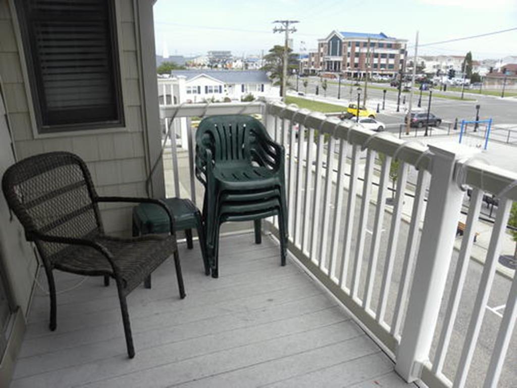 147 42nd Street, Sea Isle City (Center)