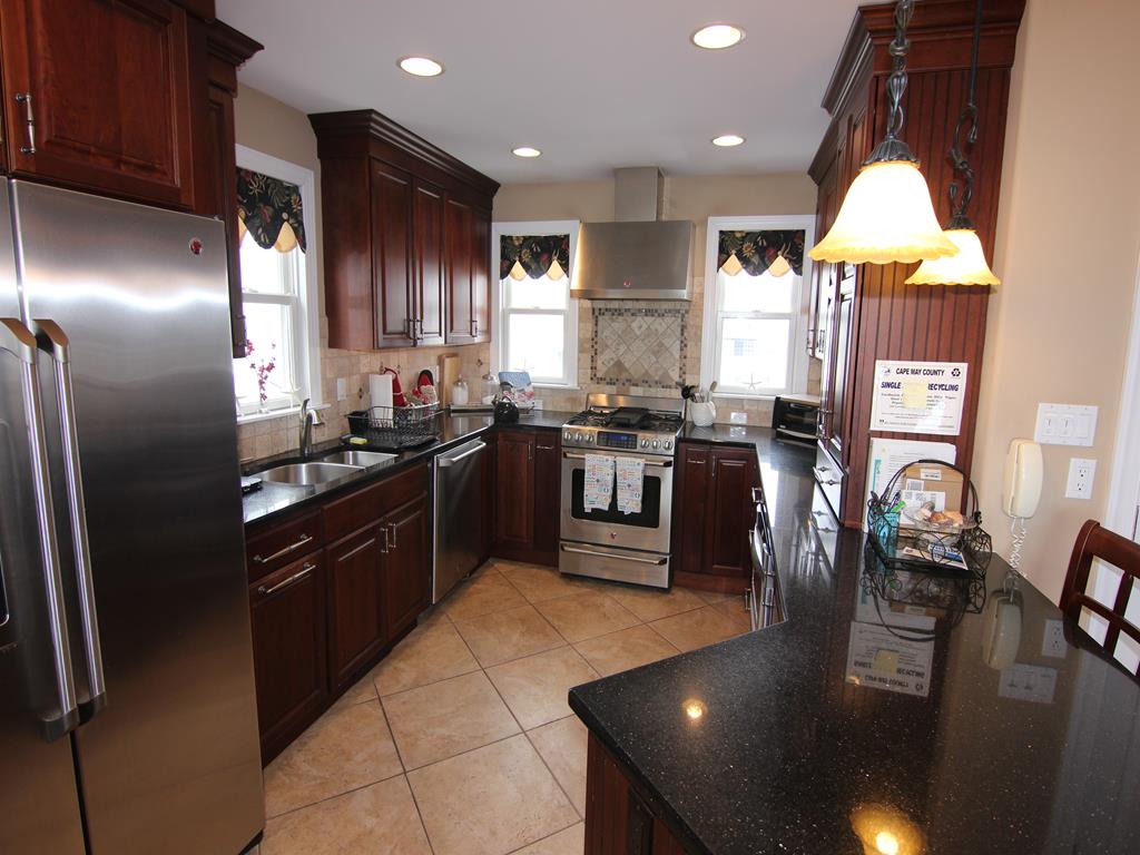 6705 Pleasure Avenue, Sea Isle City (Beach Front)