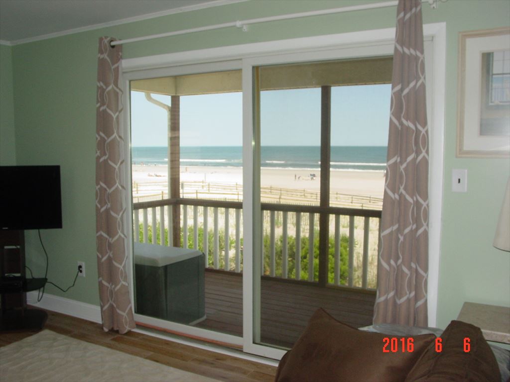 7505 Pleasure Avenue, Sea Isle City (Beach Front)