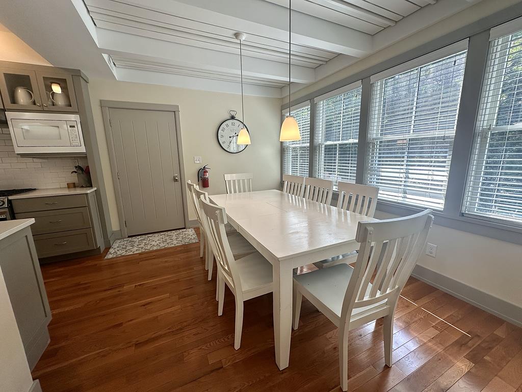 NATURE LOVERS AND PET OWNERS | Photo 18