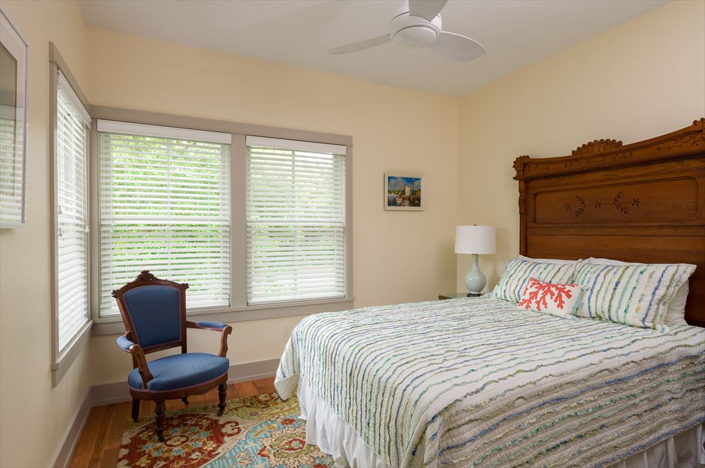 NATURE LOVERS AND PET OWNERS | Photo 10