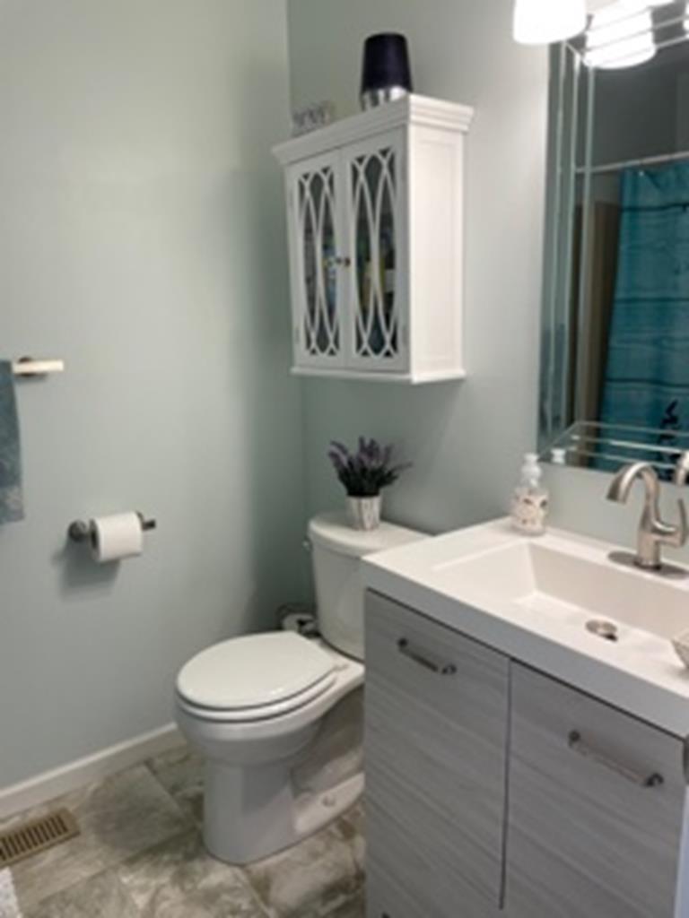 Newly Renovated Modern Condo | Photo 12