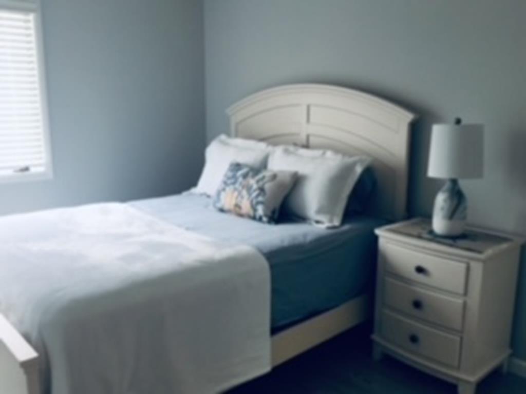 Newly Renovated Modern Condo | Photo 14