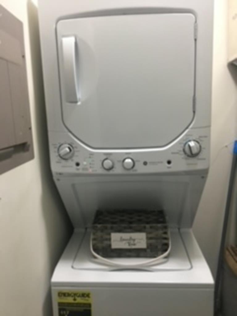 Newly Renovated Modern Condo | Photo 15