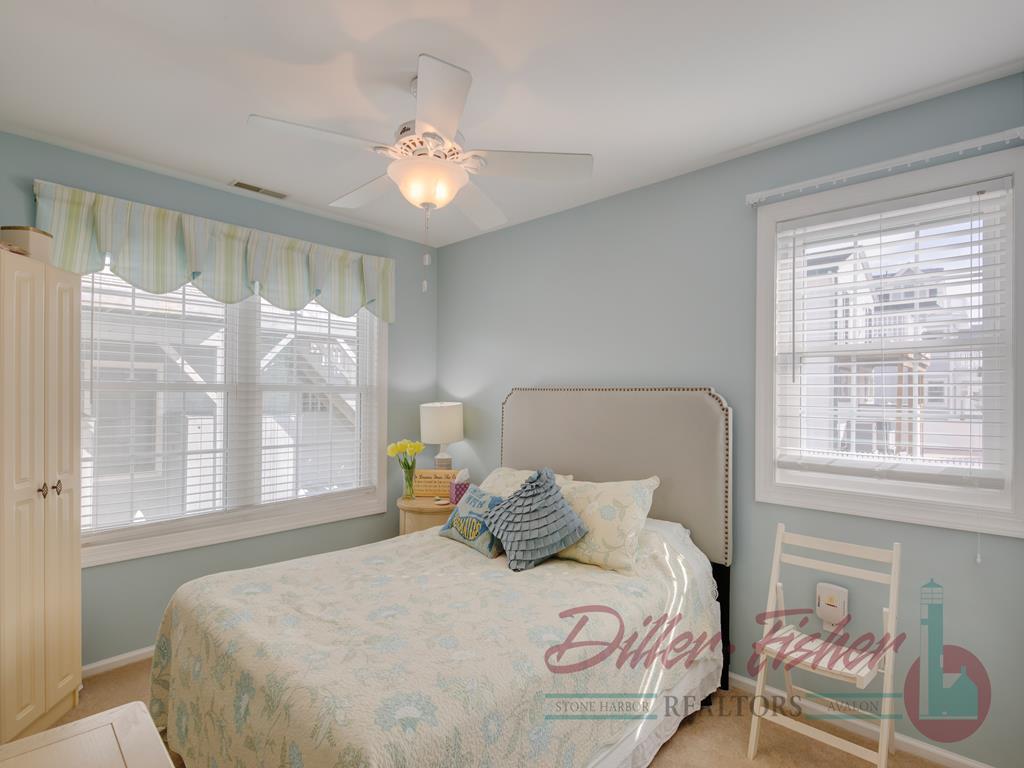 6537 Ocean Drive, Avalon (Center)