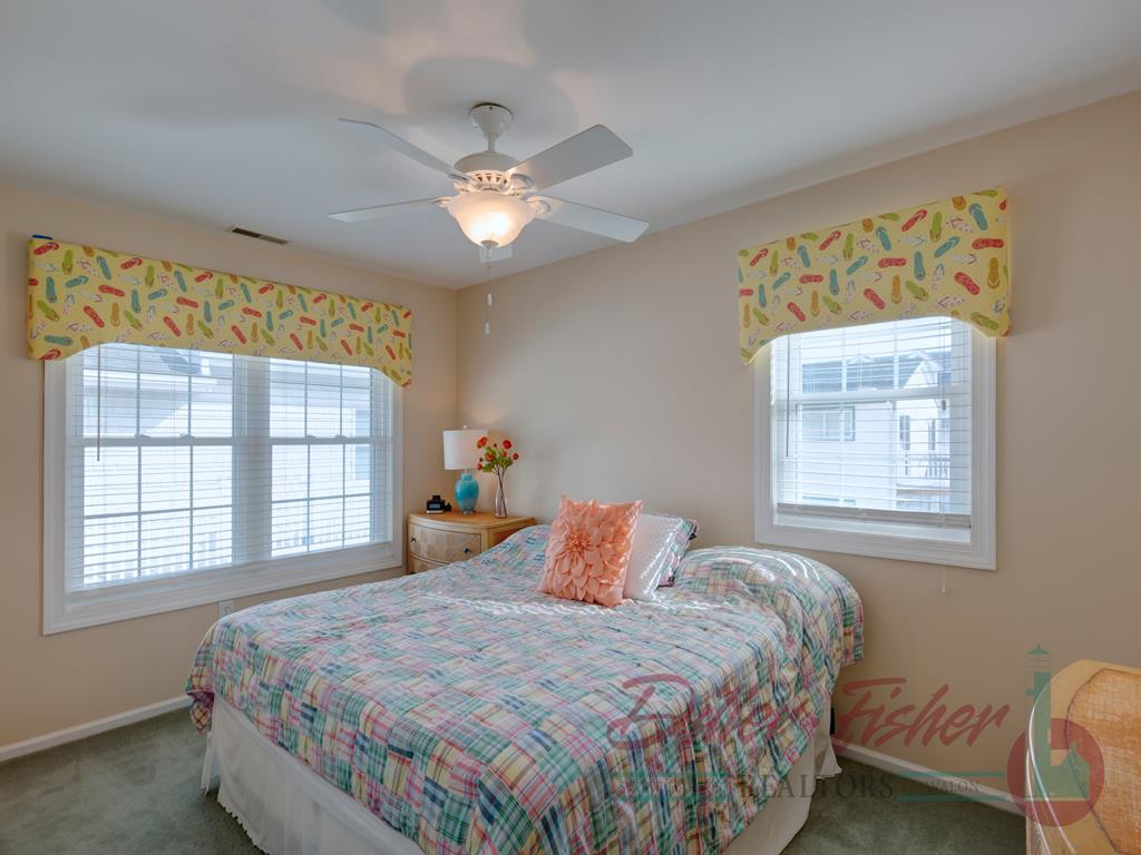 6537 Ocean Drive, Avalon (Center)