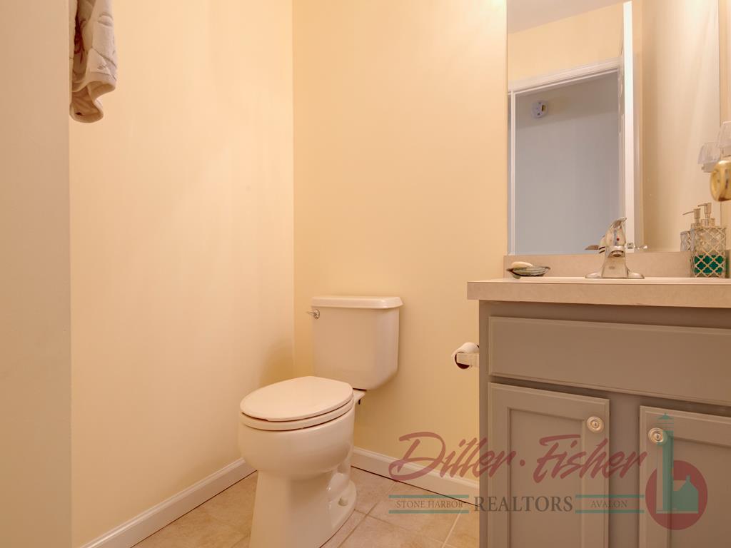 6537 Ocean Drive, Avalon (Center)