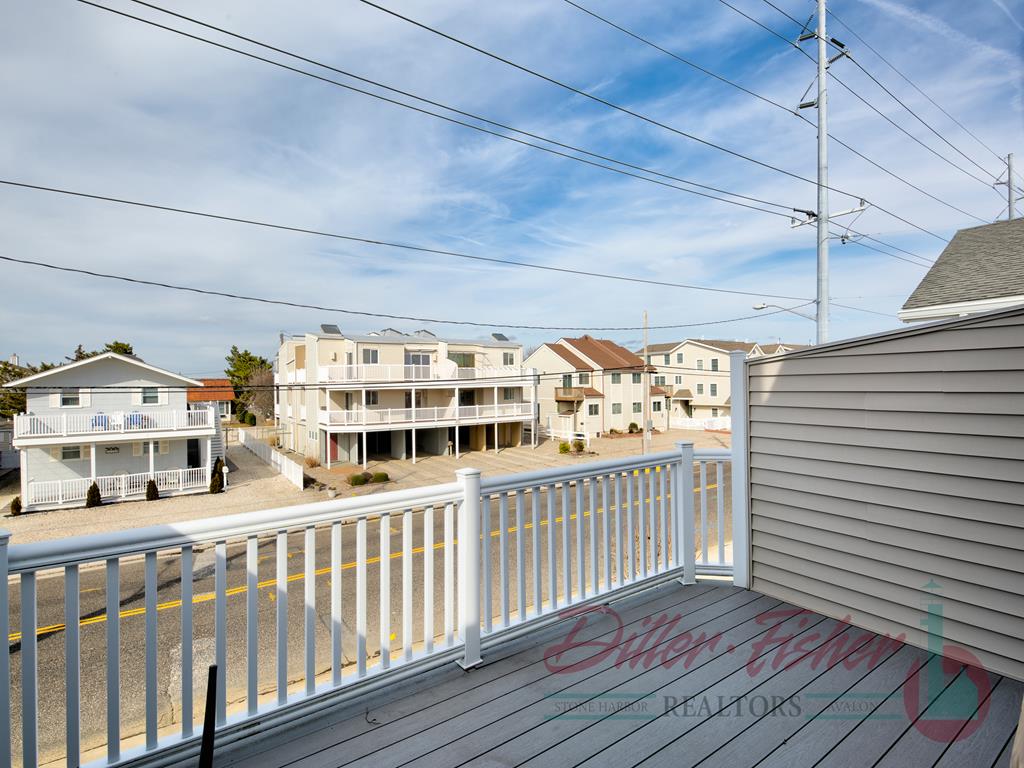 6537 Ocean Drive, Avalon (Center)