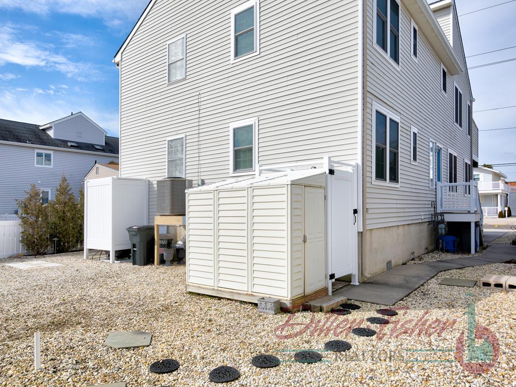 6537 Ocean Drive, Avalon (Center)