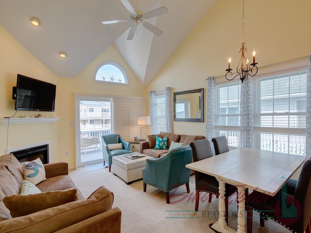 6537 Ocean Drive, Avalon (Center)