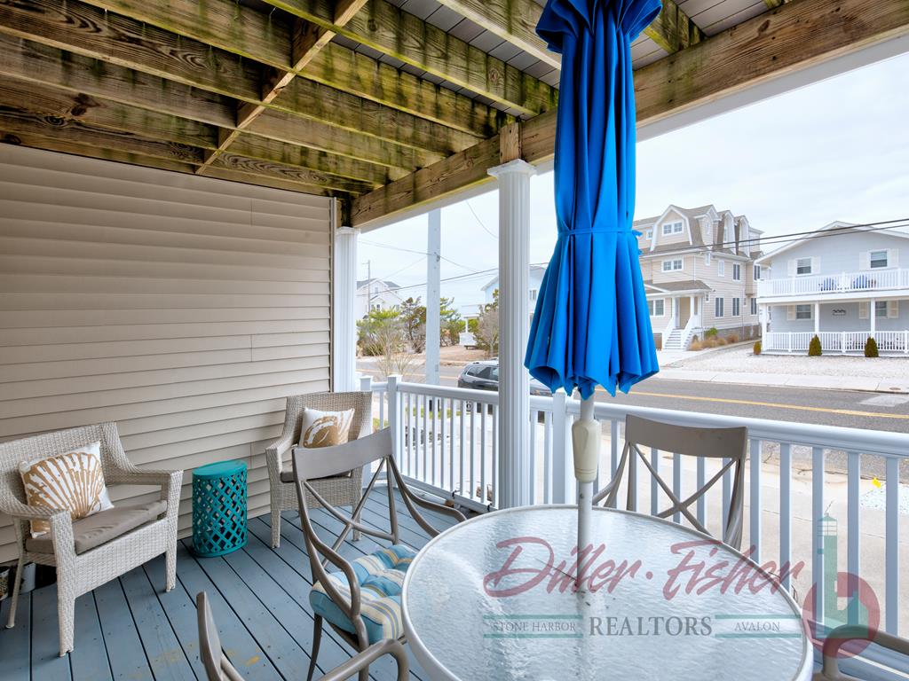 6537 Ocean Drive, Avalon (Center)