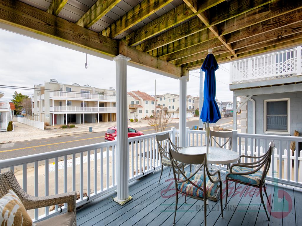 6537 Ocean Drive, Avalon (Center)