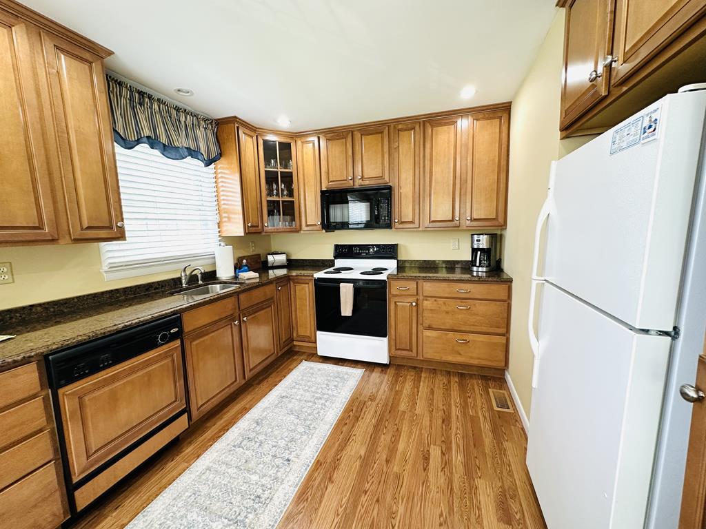 First Floor 196 Broadway | Photo 11