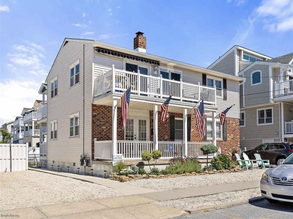 6204 Pleasure Avenue, Sea Isle City (Beach Block)
