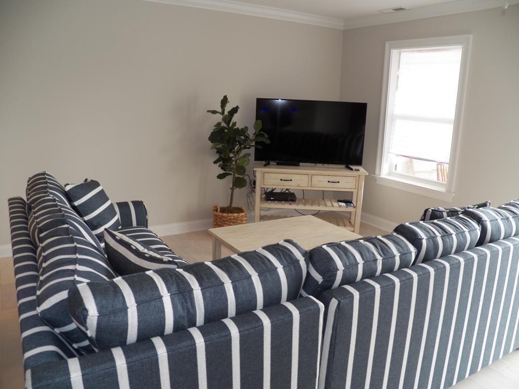 4400 Landis - Picture 