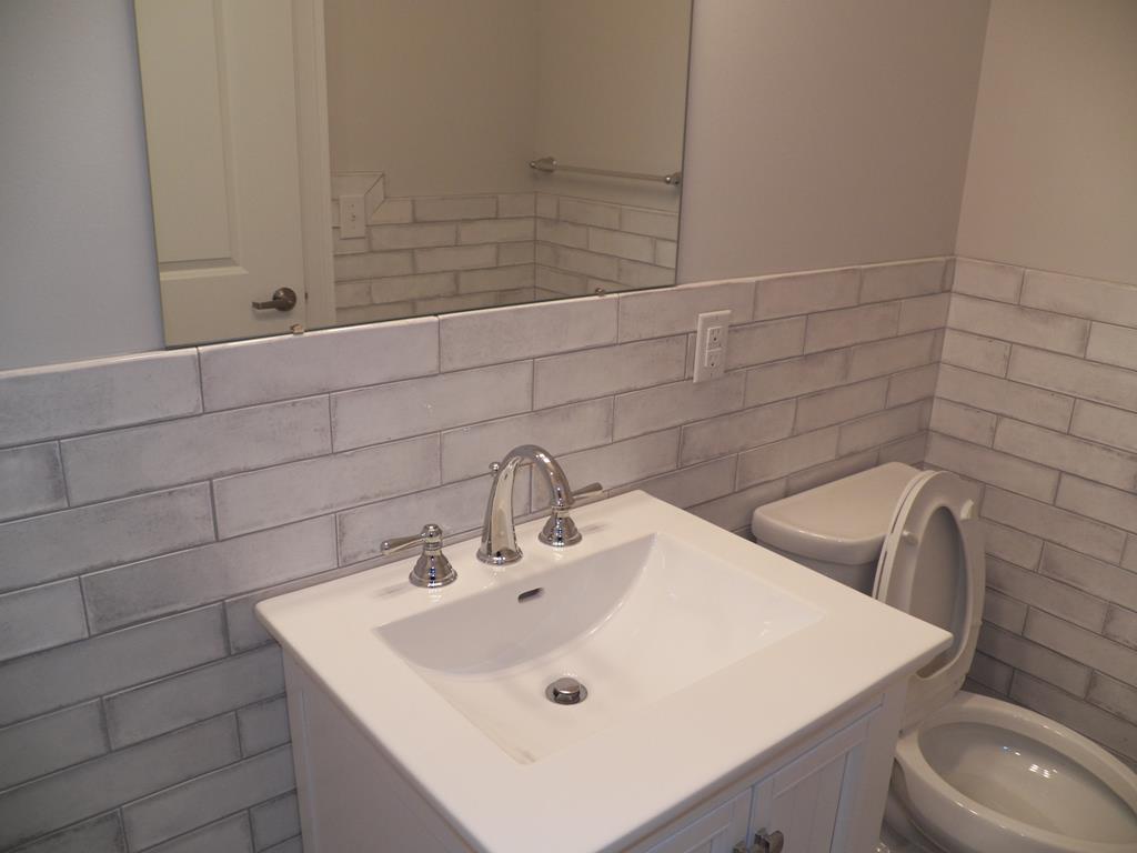 4400 Landis - Picture 