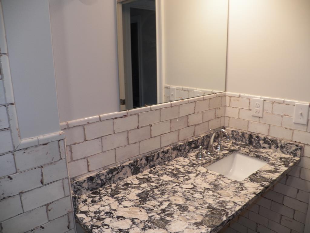 4400 Landis - Picture 