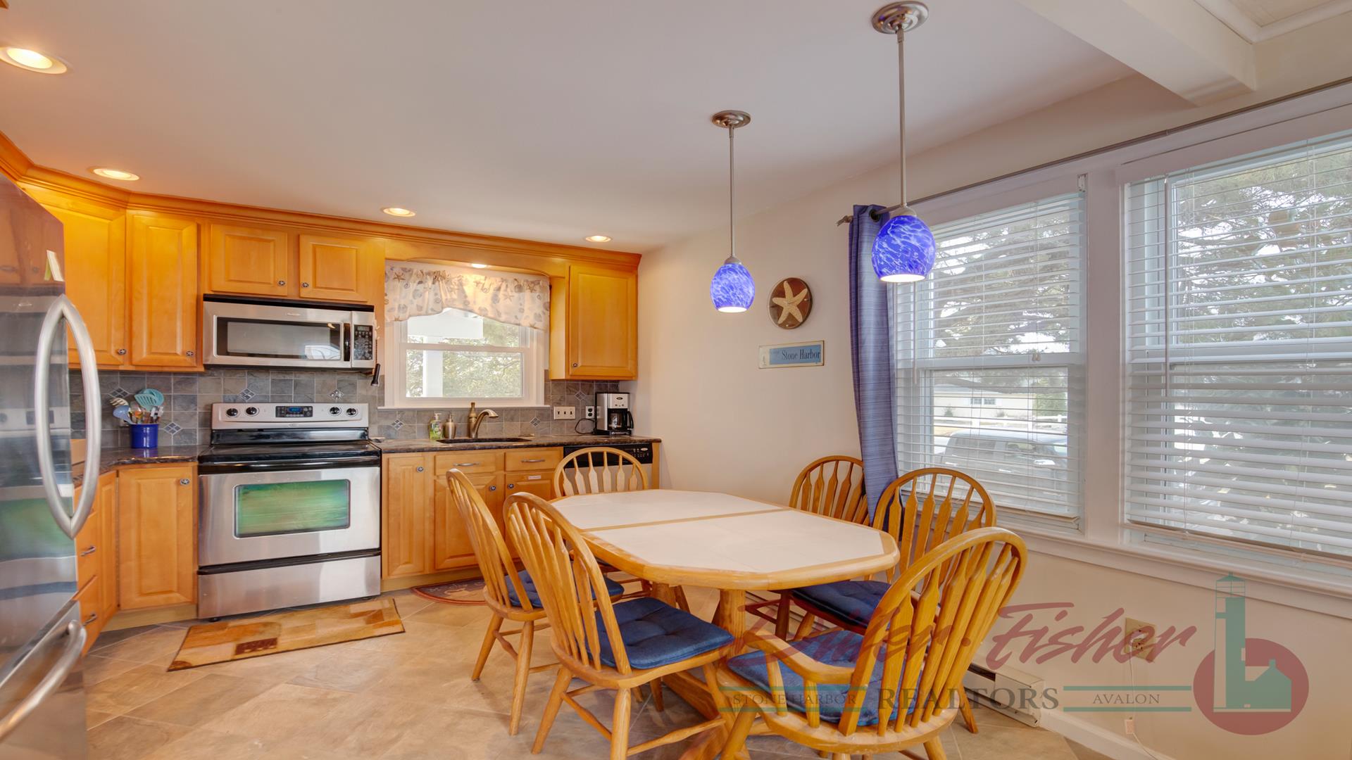 285 102nd Street, Stone Harbor (Mid-Island) - Picture 2