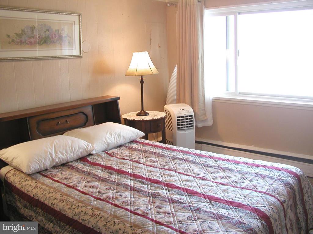 129 E 4th Street, Ship Bottom (Ocean Block)