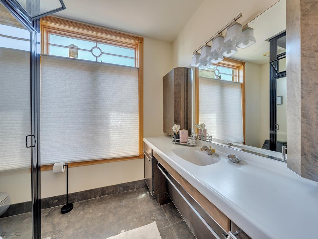 https://realtimerental.com/rrv10/RentalPhotos/1015/1015498.1.jpg