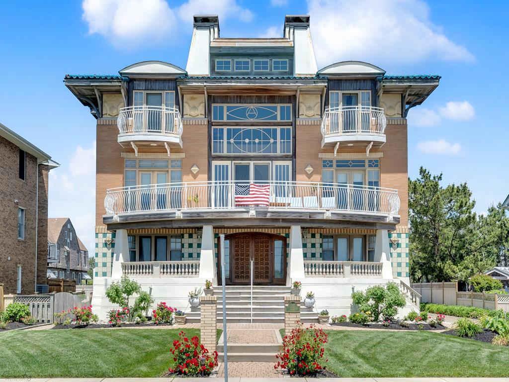 https://realtimerental.com/rrv10/RentalPhotos/1015/1015498.3.jpg
