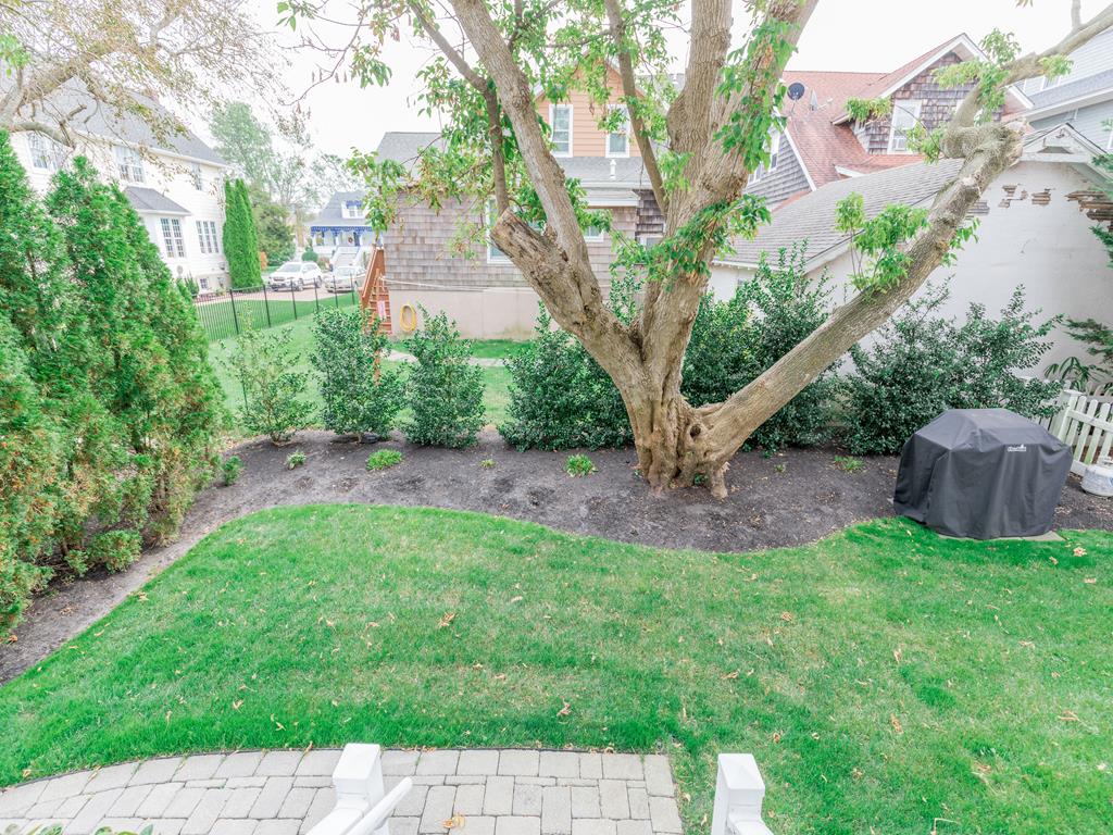https://realtimerental.com/rrv10/RentalPhotos/1016/1016581.12.jpg