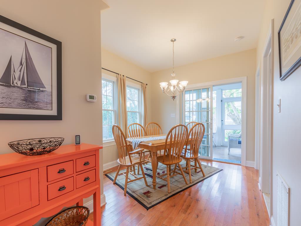 https://realtimerental.com/rrv10/RentalPhotos/1016/1016581.19.jpg