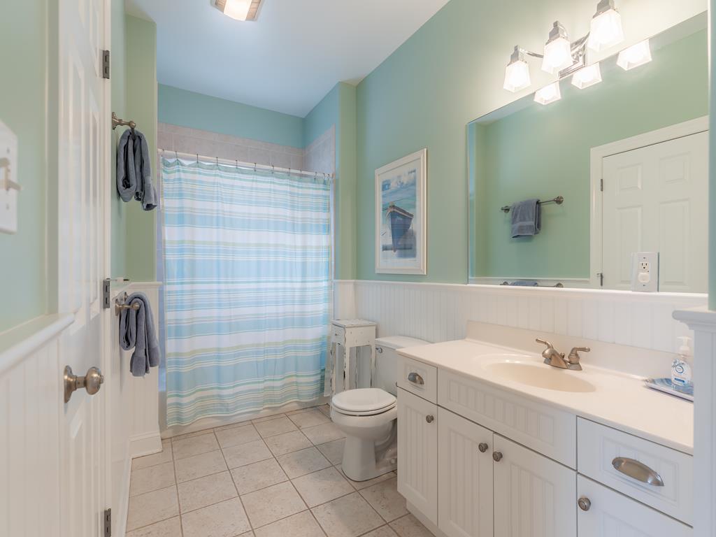 https://realtimerental.com/rrv10/RentalPhotos/1016/1016581.5.jpg