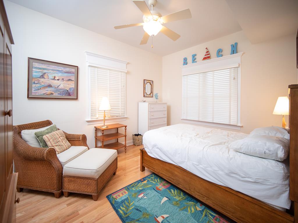 https://realtimerental.com/rrv10/RentalPhotos/1016/1016582.15.jpg