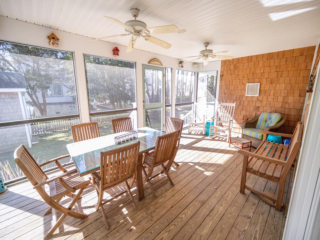https://realtimerental.com/rrv10/RentalPhotos/1016/1016582.8.jpg