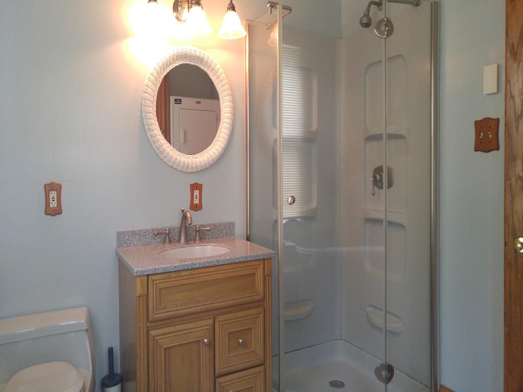 https://realtimerental.com/rrv10/RentalPhotos/1016/1016737.3.jpg