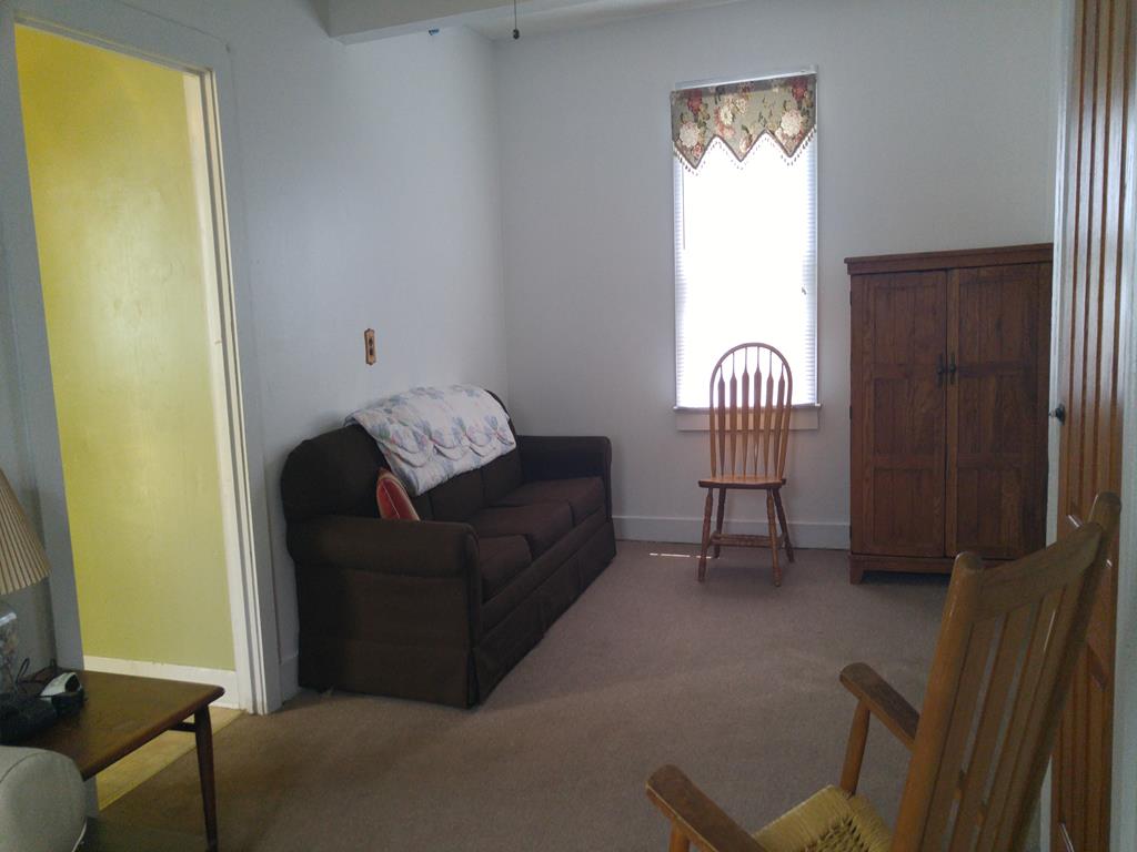 https://realtimerental.com/rrv10/RentalPhotos/1016/1016737.6.jpg