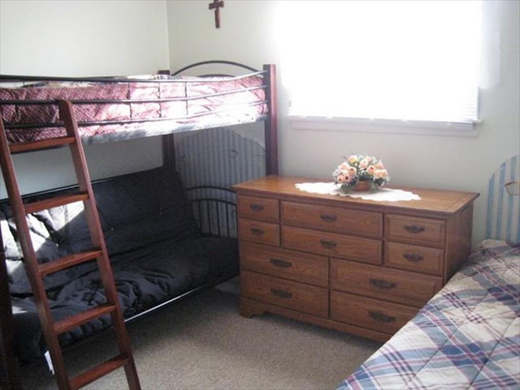 https://realtimerental.com/rrv10/RentalPhotos/1016/1016789.4.jpg