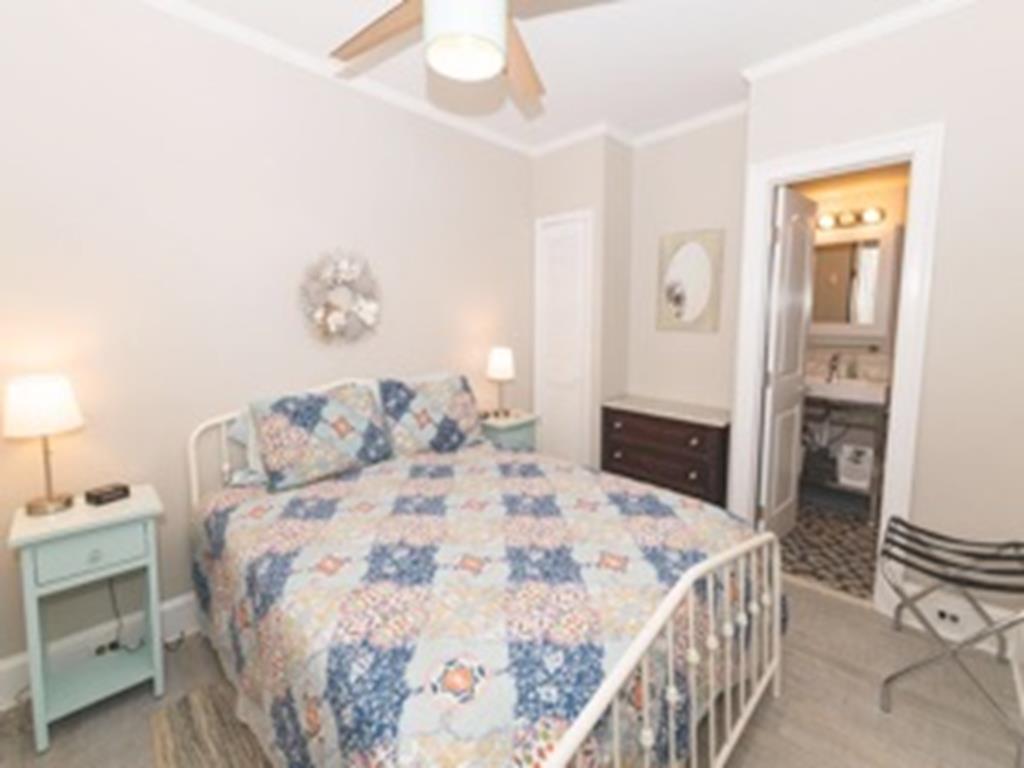 https://realtimerental.com/rrv10/RentalPhotos/1016/1016790.5.jpg
