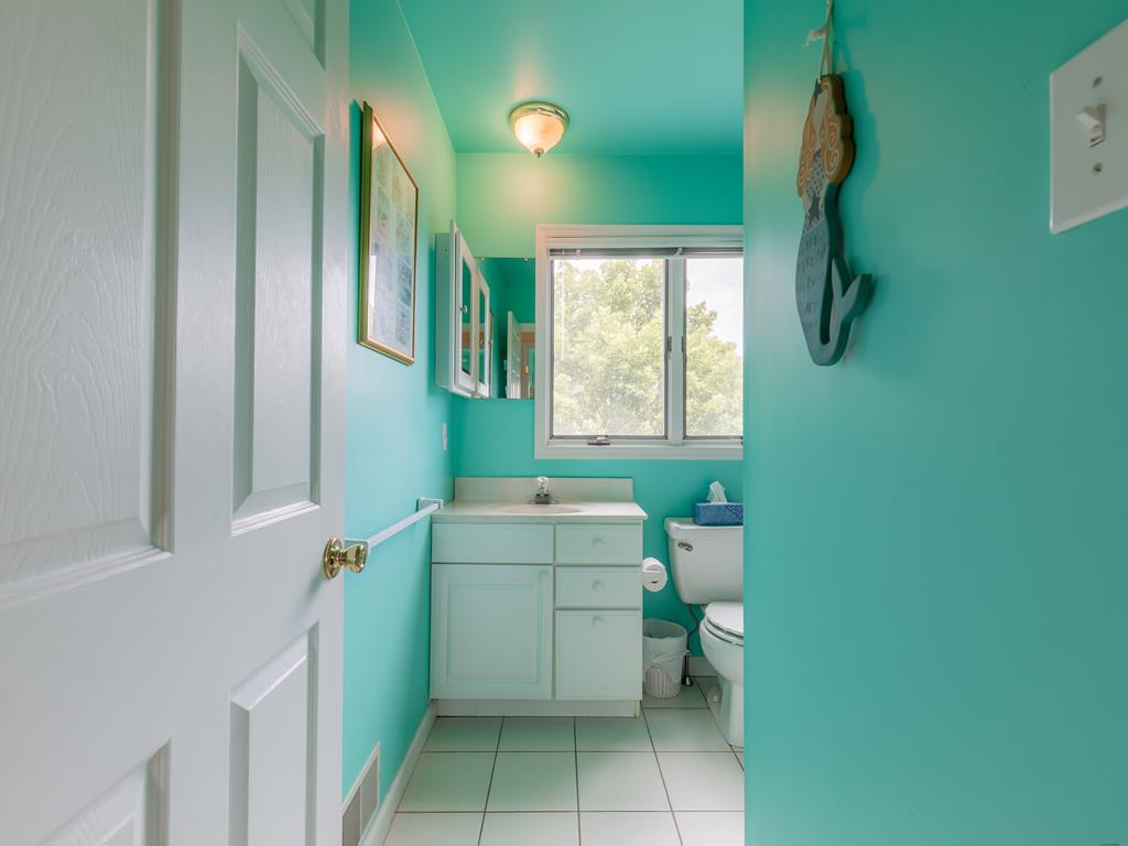 https://realtimerental.com/rrv10/RentalPhotos/1016/1016803.14.jpg