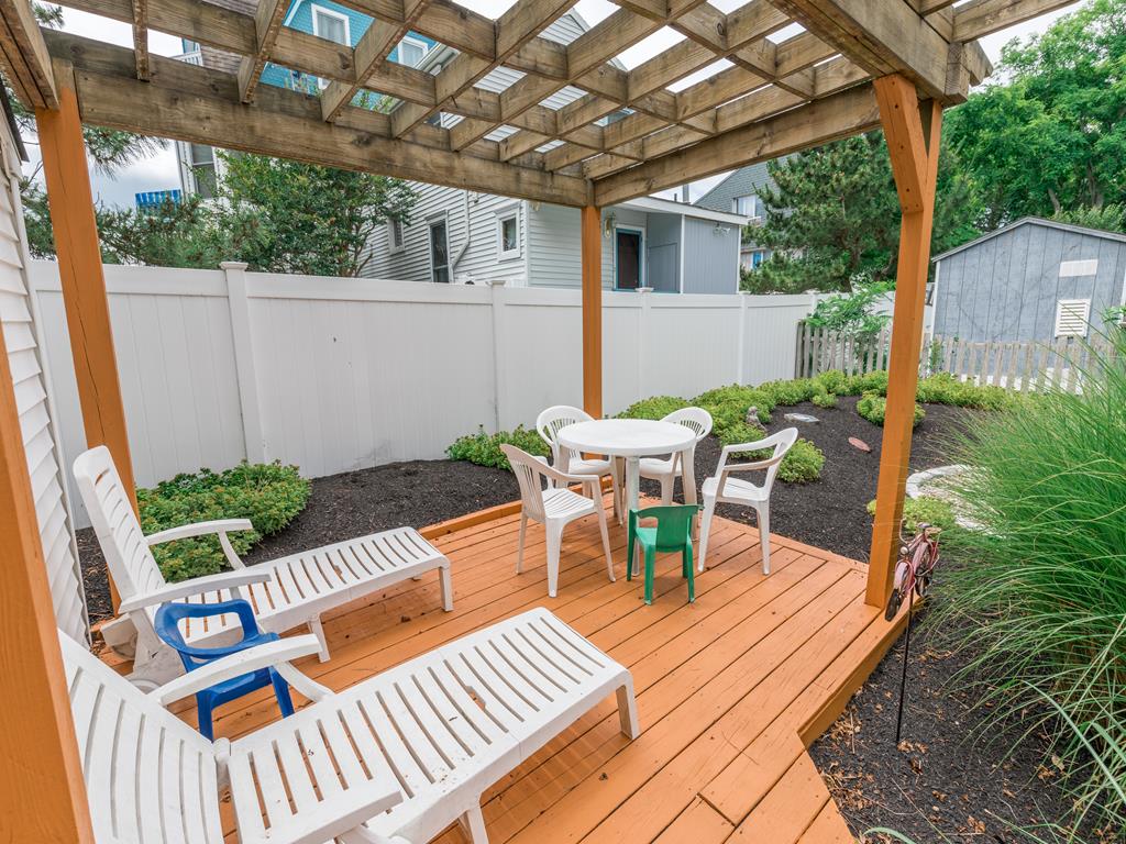 https://realtimerental.com/rrv10/RentalPhotos/1016/1016803.19.jpg