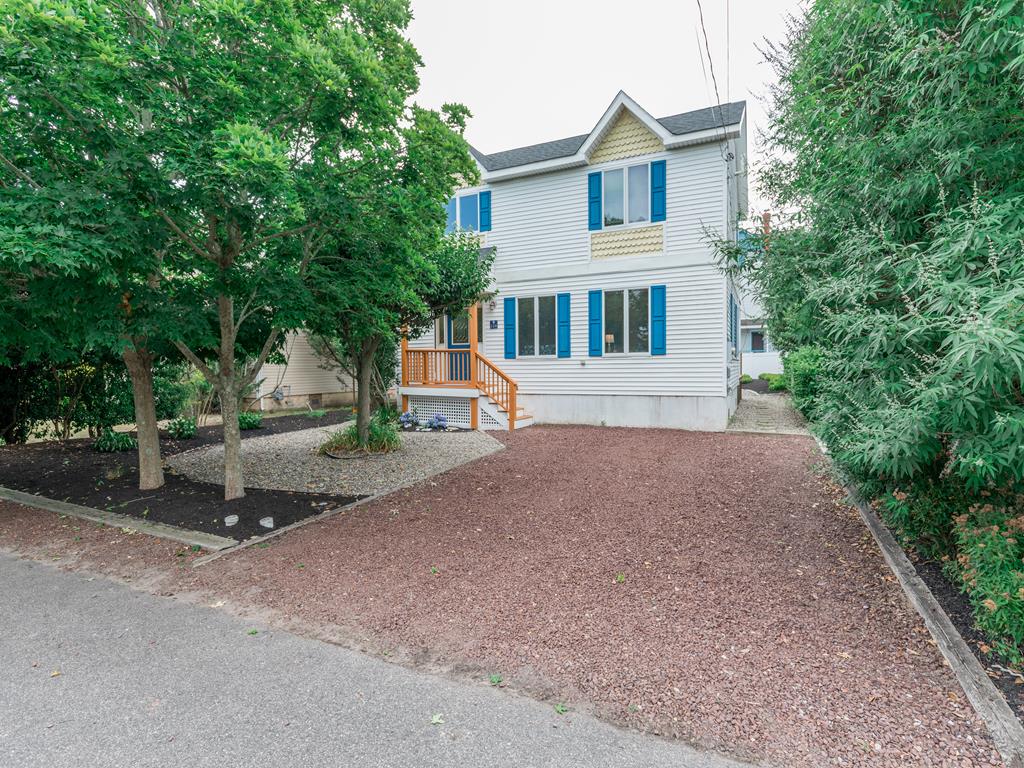 https://realtimerental.com/rrv10/RentalPhotos/1016/1016803.2.jpg