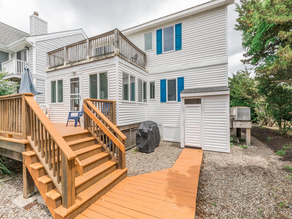 https://realtimerental.com/rrv10/RentalPhotos/1016/1016803.21.jpg