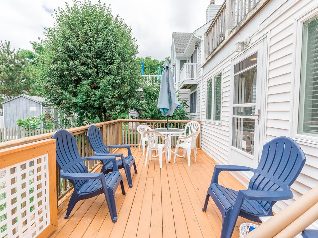 https://realtimerental.com/rrv10/RentalPhotos/1016/1016803.22.jpg
