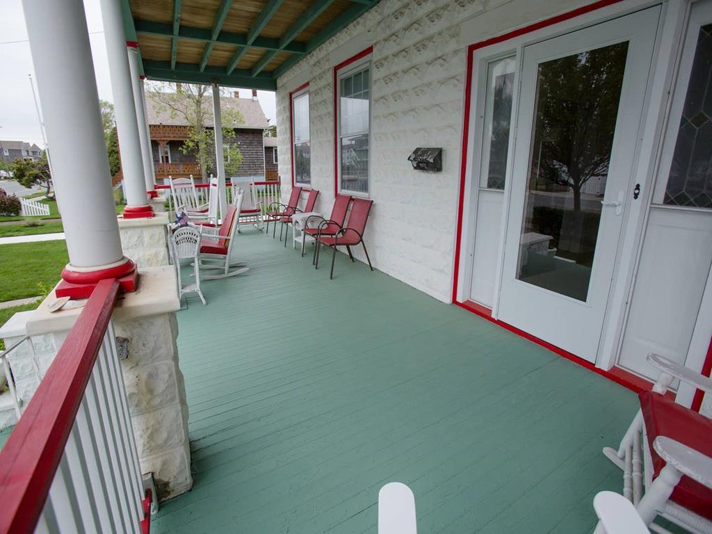 https://realtimerental.com/rrv10/RentalPhotos/1016/1016808.1.jpg
