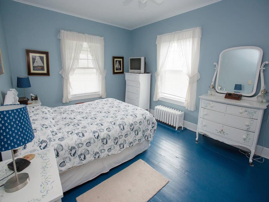 https://realtimerental.com/rrv10/RentalPhotos/1016/1016808.12.jpg