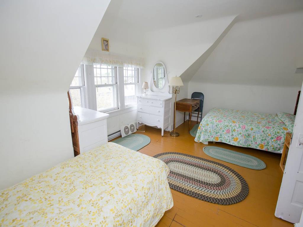 https://realtimerental.com/rrv10/RentalPhotos/1016/1016808.13.jpg