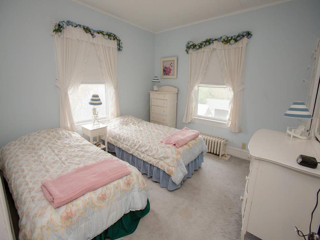 https://realtimerental.com/rrv10/RentalPhotos/1016/1016808.16.jpg