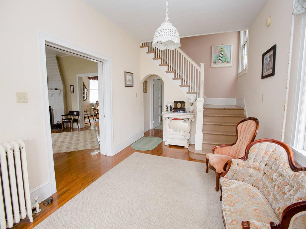 https://realtimerental.com/rrv10/RentalPhotos/1016/1016808.20.jpg
