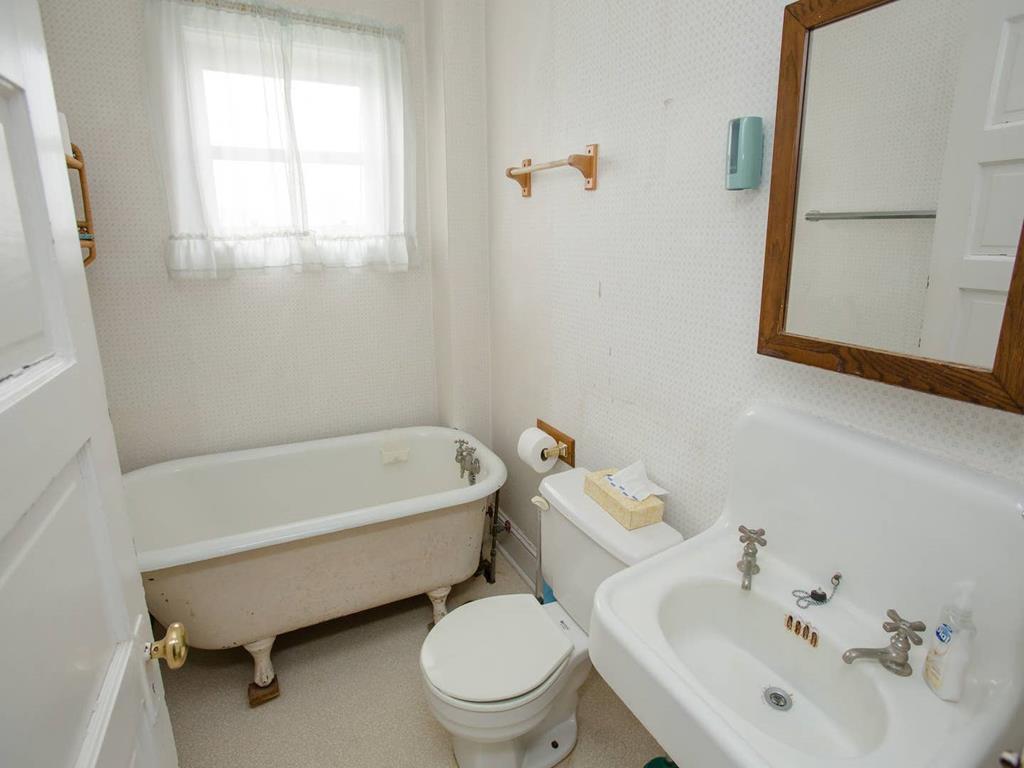 https://realtimerental.com/rrv10/RentalPhotos/1016/1016808.21.jpg