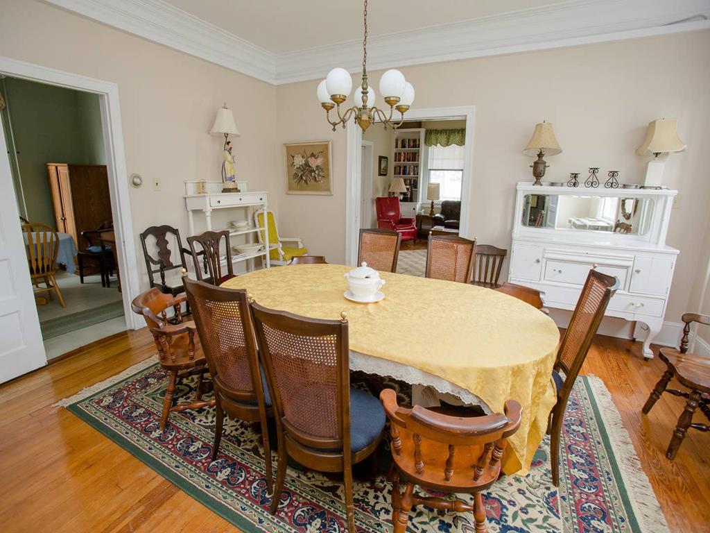 https://realtimerental.com/rrv10/RentalPhotos/1016/1016808.24.jpg