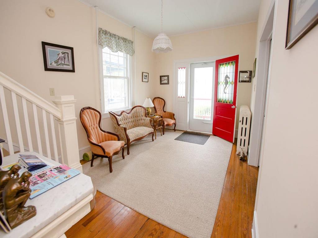 https://realtimerental.com/rrv10/RentalPhotos/1016/1016808.3.jpg
